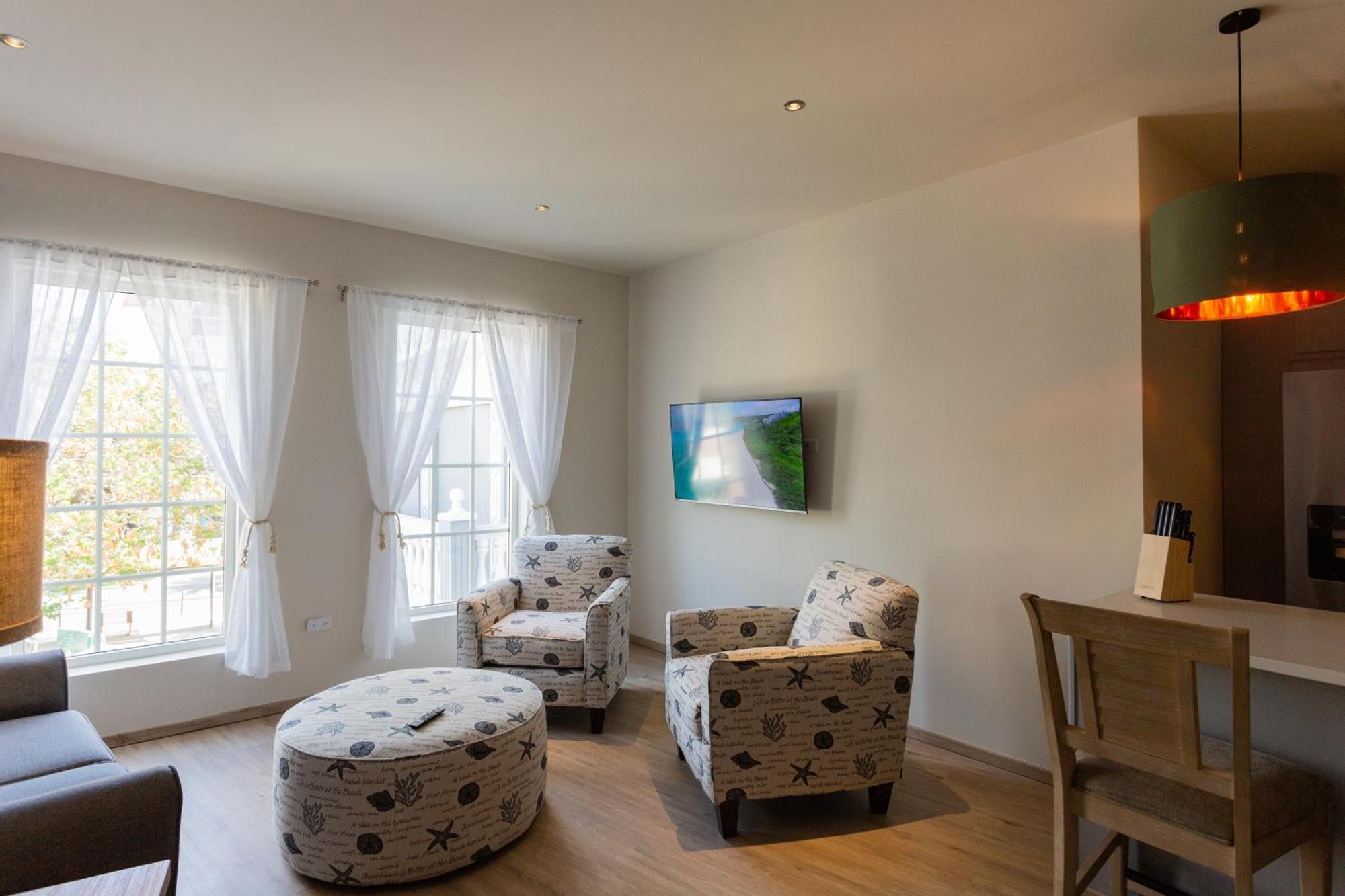 Oranjestad City Suites Экстерьер фото