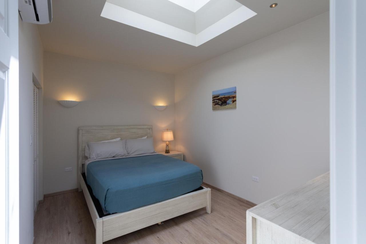 Oranjestad City Suites Экстерьер фото